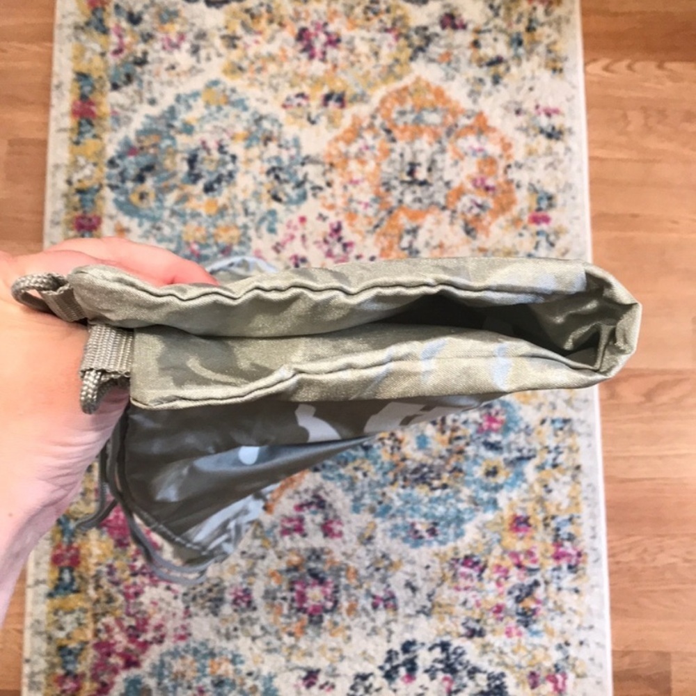 Puma Drawstring Backpack. - Picture 4 of 7